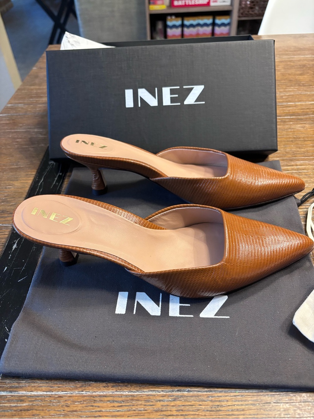 Inez NEW IN BOX Bea in amber lizard, pointed toe mule kitten heel size 9 - Picture 2 of 12